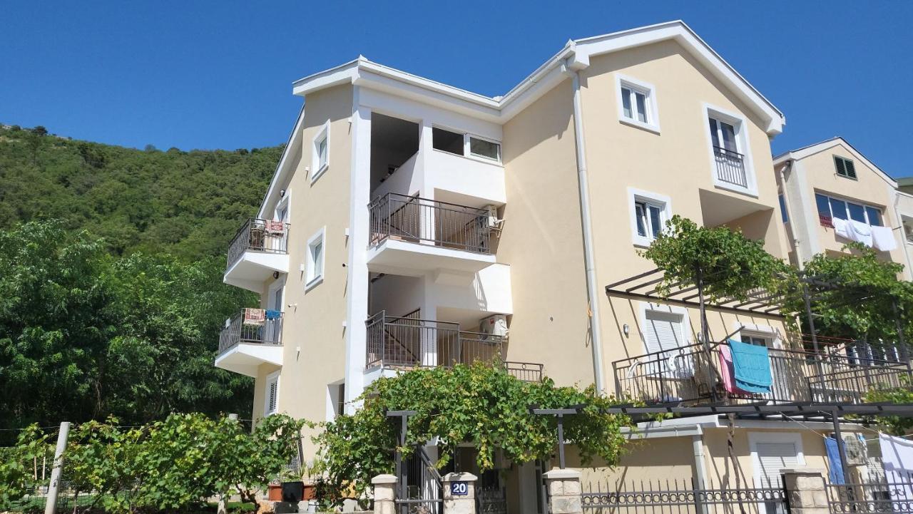 Apartmani Mia Sorajic Petrovac Εξωτερικό φωτογραφία