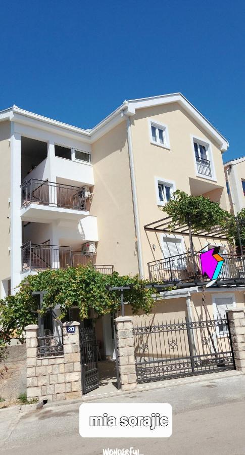 Apartmani Mia Sorajic Petrovac Εξωτερικό φωτογραφία