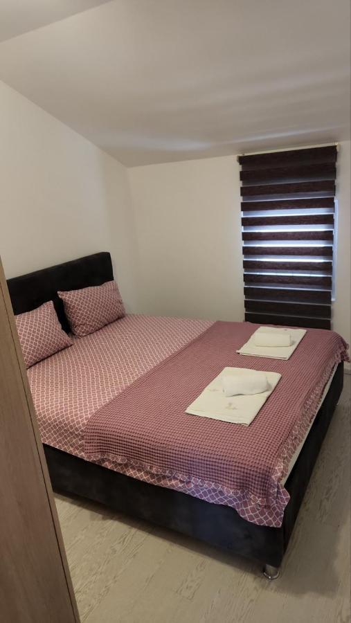 Apartmani Mia Sorajic Petrovac Εξωτερικό φωτογραφία