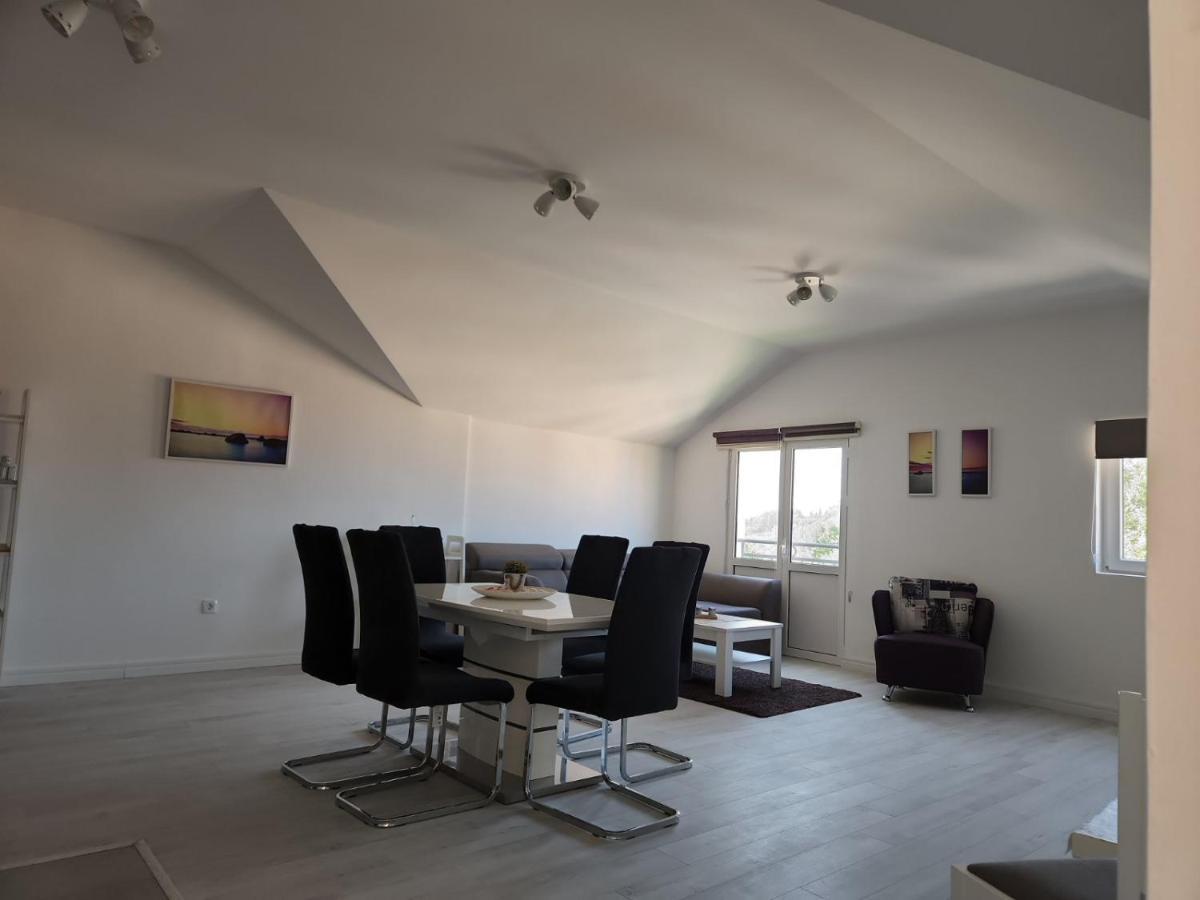 Apartmani Mia Sorajic Petrovac Εξωτερικό φωτογραφία