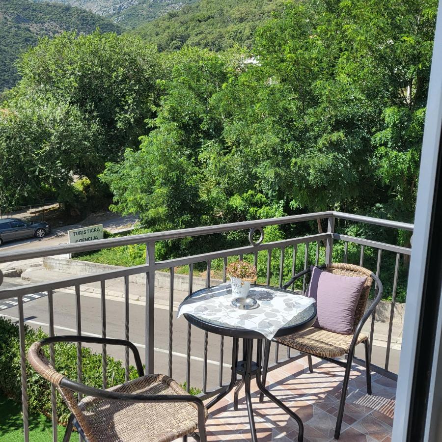 Apartmani Mia Sorajic Petrovac Εξωτερικό φωτογραφία