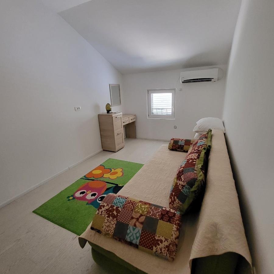 Apartmani Mia Sorajic Petrovac Εξωτερικό φωτογραφία